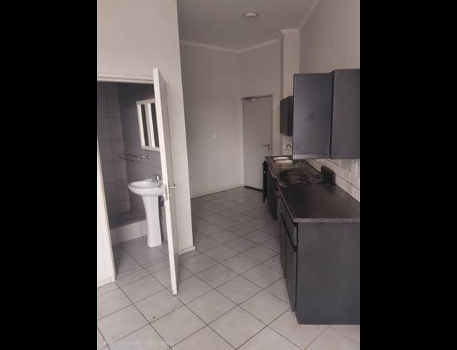 2 BEDROOM PROPERTY TO RENT IN FLORIDA